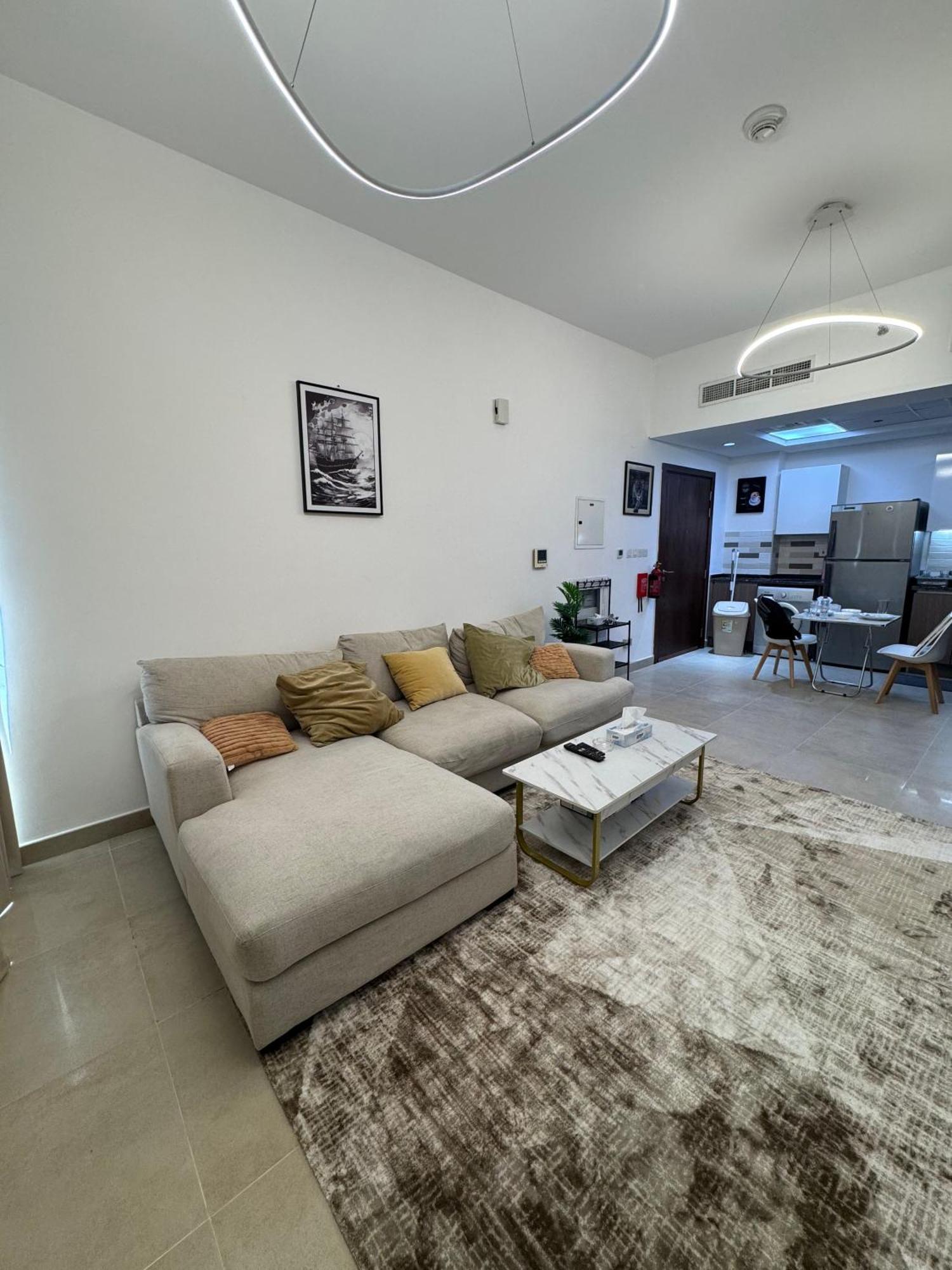 Cozy 1 Bedroom - Pool-gym, Close To Metro Dubai