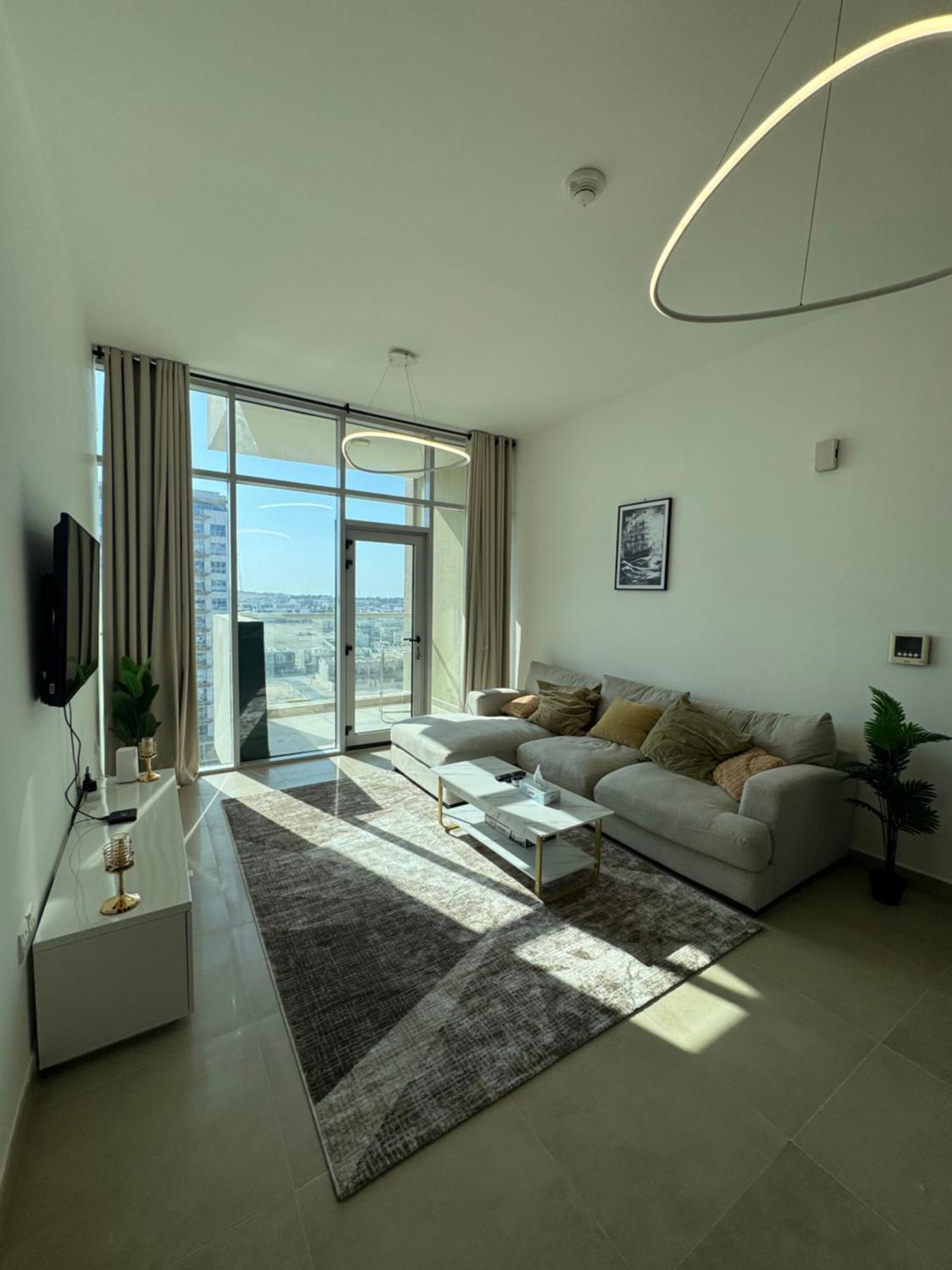 Cozy 1 Bedroom - Pool-gym, Close To Metro * Dubai